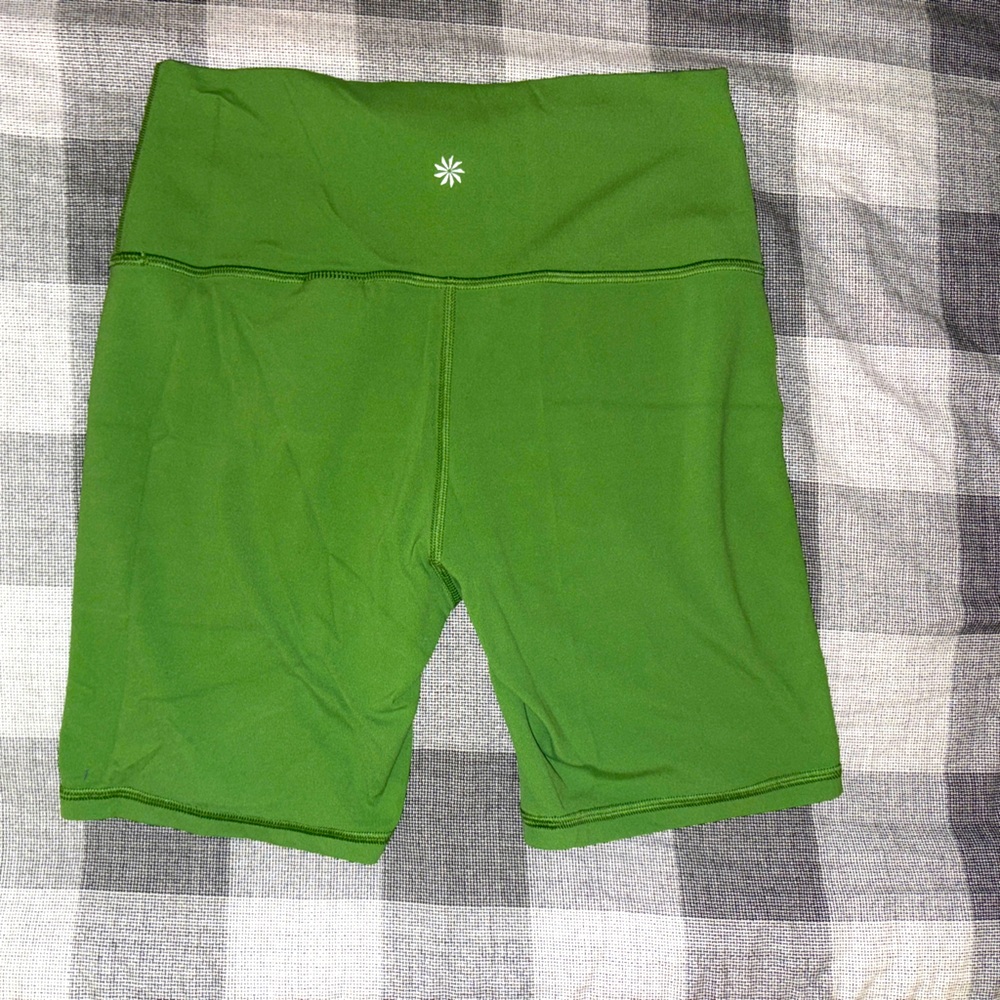 Athleta Transcend 7” Short - Green